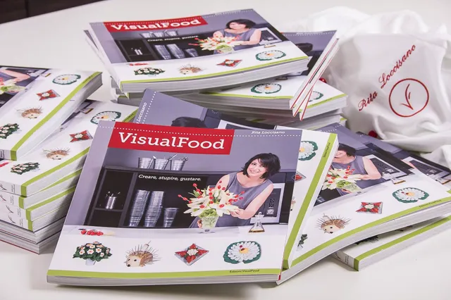 Copertina del libro “Visualfood” di Rita Loccisano (Cover of the book “Visualfood” by Rita Loccisano) — 1